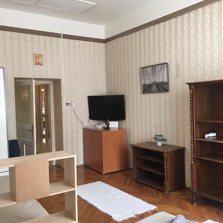 בודפשט Cozy Flat At Stadionok M Station מראה חיצוני תמונה