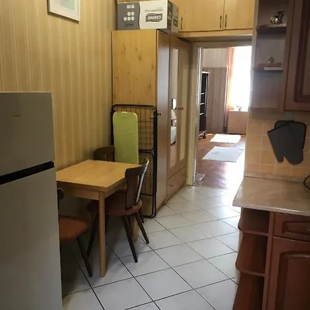 בודפשט Cozy Flat At Stadionok M Station מראה חיצוני תמונה