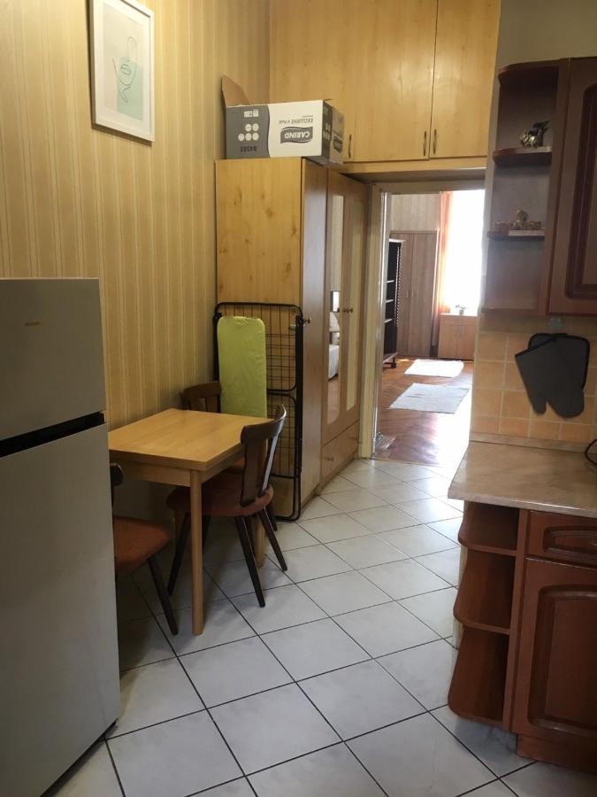 Cozy Flat At Stadionok M Station דירה בודפשט